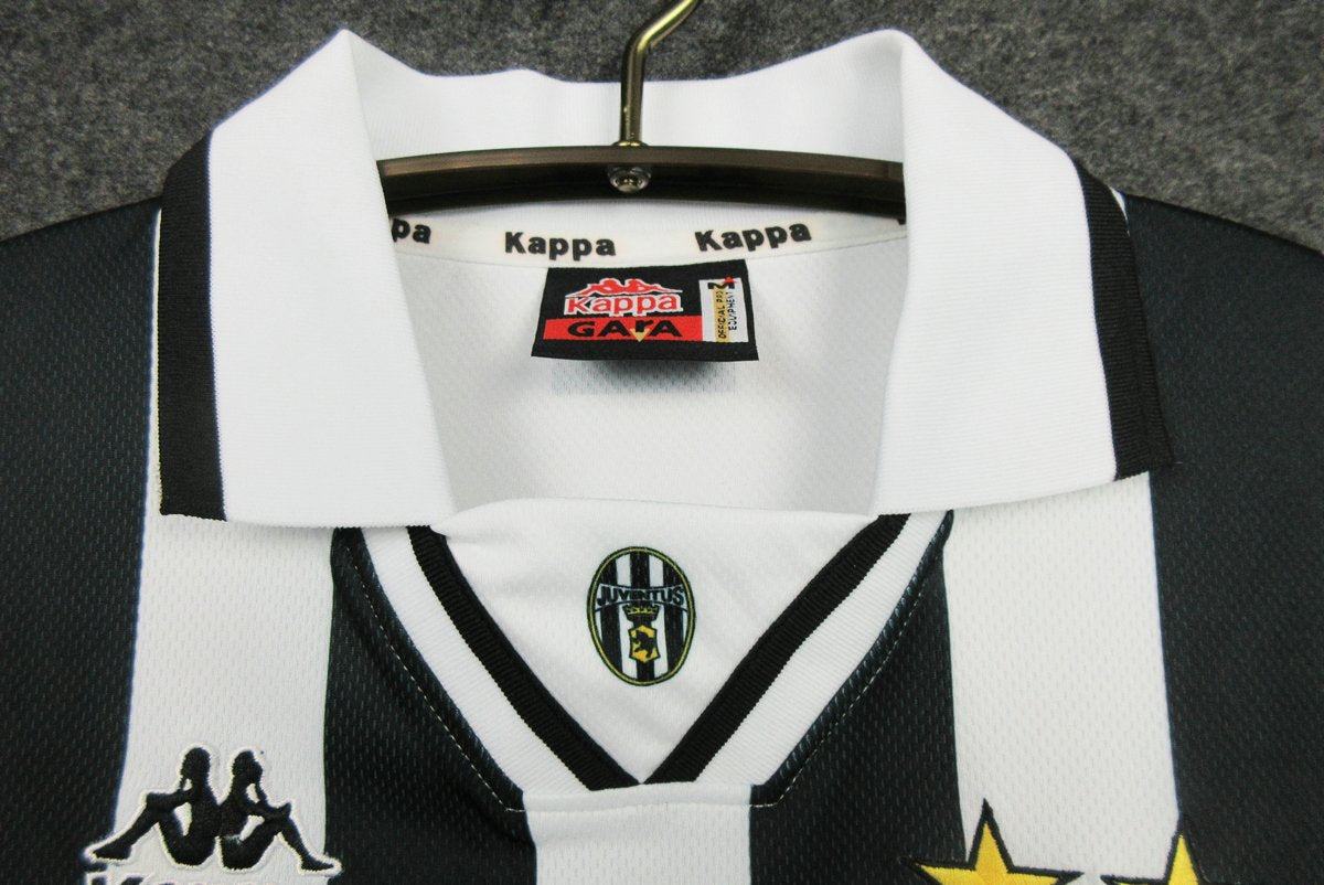 Juventus 1996/1997 Home Kit