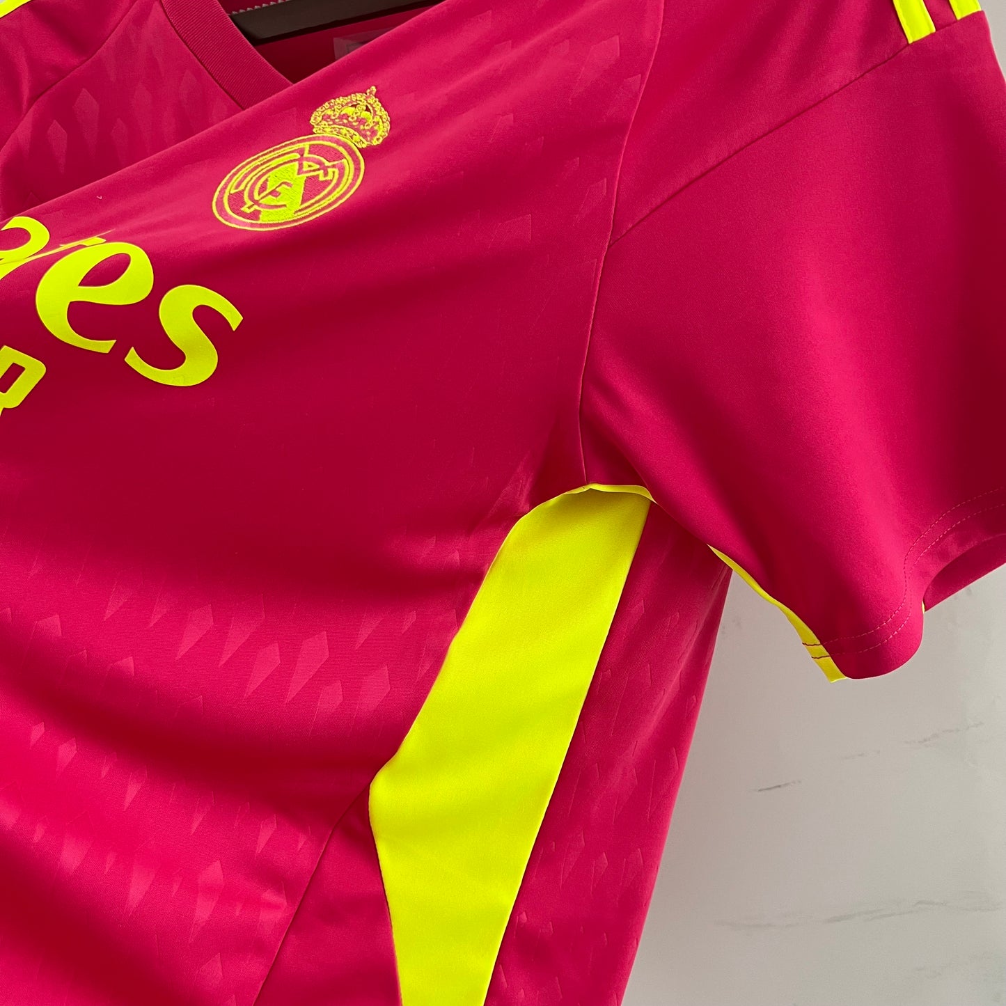 Real Madrid 2023/2024 Red Goalkeeper Kit